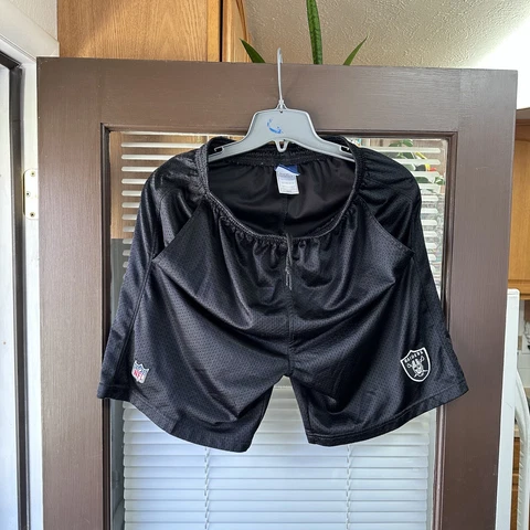 Vintage Oakland Raiders NFL Mesh Football Team Shorts Las Vegas With Pockets Cover