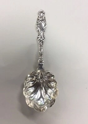 Cuchara para servir Frank M. Whiting Lily Pattern de plata de ley Foto 1 de 4