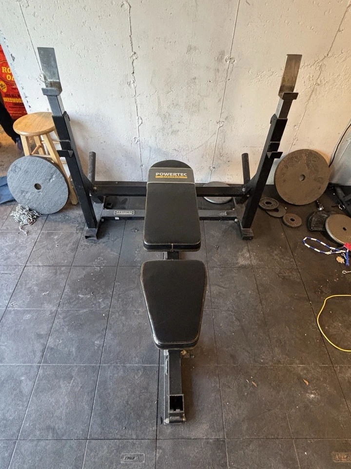 Powertec Strength Banco de Prensa de Banca Ajustable Olímpico, Usado, Recogida Local NY Foto 1 de 4