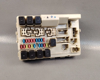 2012 INFINITI ELGRAND E51 3.5L VQ35DE 2005 IPDM FUSE BOX MODULE BCM  284B7 WL600 - Image 1 of 4