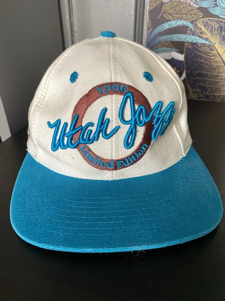 Raro Coleccionable 1996 Utah Jazz Edición Limitada NBA Gorra Snapback Sombrero De Colección Foto 1 de 4
