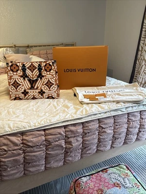 Bolso de Mano Louis Vuitton On the Go - Estampado Artesanal Foto 1 de 4