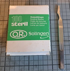 Skalpellgriff mit 70 Einwegklingen, Rüttgers Solingen - Bild 1 von 2