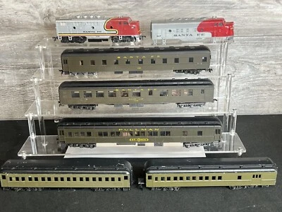 DIESEL LOCOMOTIVE (7 UNIT SET) Santa Fe HO Engines & Passenger Car Metal Plastic - Image 1 of 4