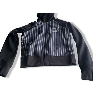 Vintage Damen schwarz gestreift Puma durchgehender Reißverschluss hochgeschlossen Track Top in S|L26W17|SKU5649 - Bild 1 von 4