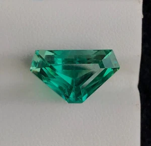 14.35 Ct Heated Cut Green Kunzite Heart shape loose gemstone from Afghanistan - Picture 1 of 8