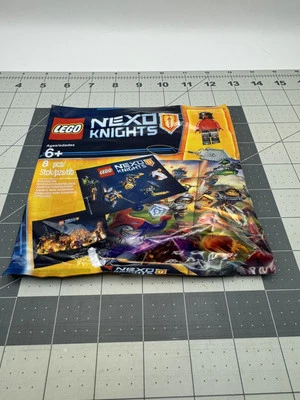 LEGO NEXO KNIGHTS Starter Pack (8 Piece Polybag Set) new,sealed,retired! - Image 1 of 2