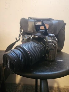 Nikon D200 - Picture 1 of 4