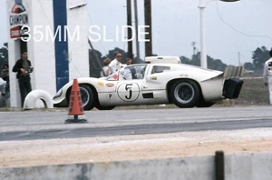 CHAPARRAL 2D SEBRING 12 HOURS 1967 35MM SLIDE PHOTOGRAPH BRUCE JENNINGS JOHNSON - Picture 1 of 3