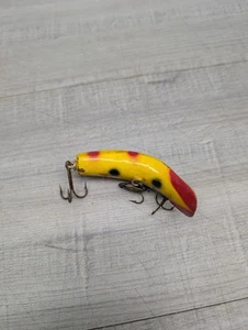 Vintage Helin Plattfisch SPS Holz Topwater für Barsch drei Haken 3 Gang gelb - Bild 1 von 10