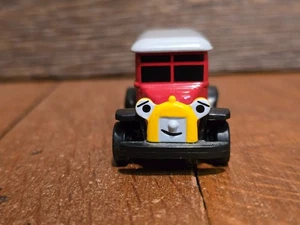 Motor tanque tren ferrocarril Ertl Thomas & Friends - Caroline Car usado en excelente estado metal fundido a presión - Imagen 1 de 6