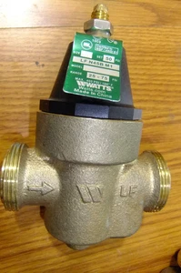 WATTS Water Pressure Regulator 3/4 LFN45B M1 union , and box missing for parts - Picture 1 of 9