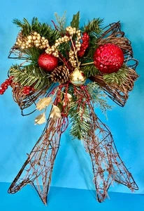 FESTIVE OUTDOOR CHRISTMAS DECORATION - Picture 1 of 4