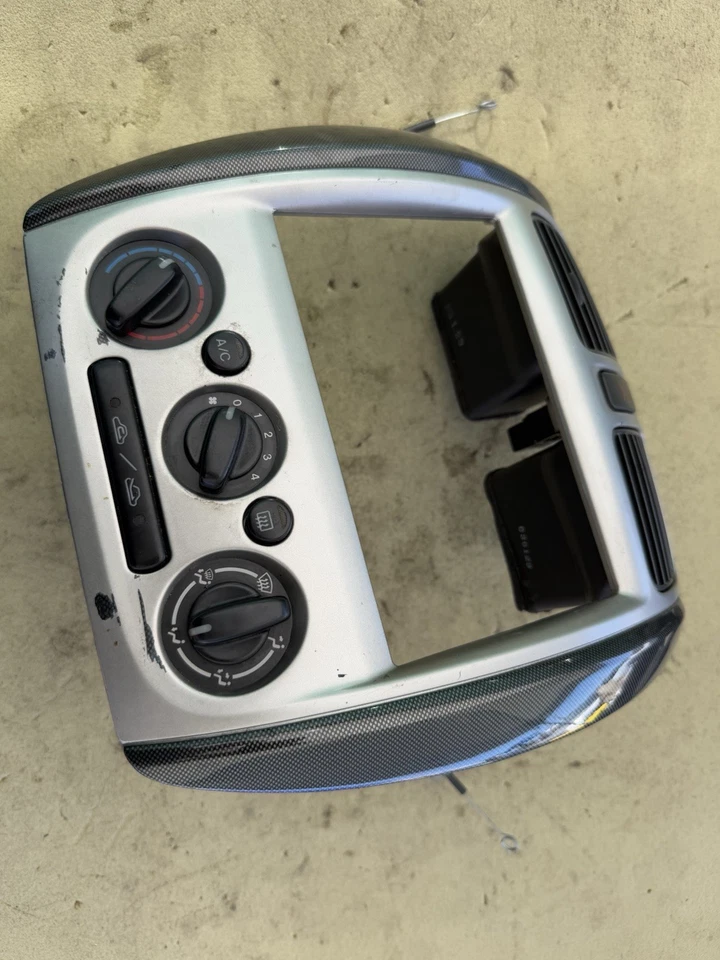 Mazda Protege5 2001-2003 calefacción aire acondicionado panel de control de clima con bisel de ajuste de radio fabricante original Foto 1 de 4