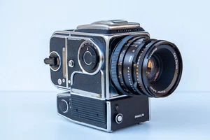 HASSELBLAD 500 ELM + PLANAR 80MM 2,8 + MAG A12 - Foto 1 di 12