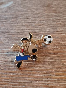 Pin's Pins Pin Enamel 24 Football Coupe Du monde Mascotte "World Cup 94" - Picture 1 of 2