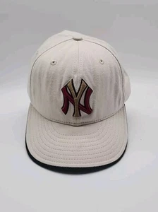 De colección New Era NY Yankees MLB Gorra Sombrero 7 1/4 Lana Externamente Raro - Imagen 1 de 9