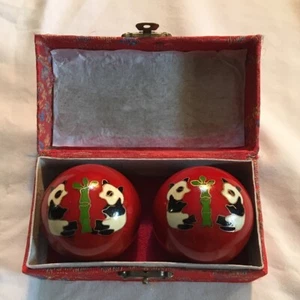 2er Set Glockenspiel Chinesischer Panda Stresskugeln - Bild 1 von 5