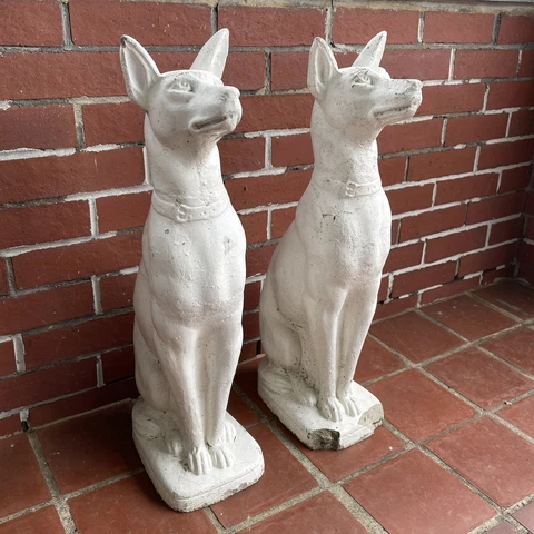 2 (1 PAIR) VTG LRG CONCRETE DOG GARDEN STATUES DOBERMAN HOUND PORCH YARD CEMENT Cover