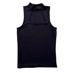 Camiseta sin mangas Red By BKE para mujer talla grande negra con detalle de recorte de cuello falso de nailon elástica - Imagen 1 de 15