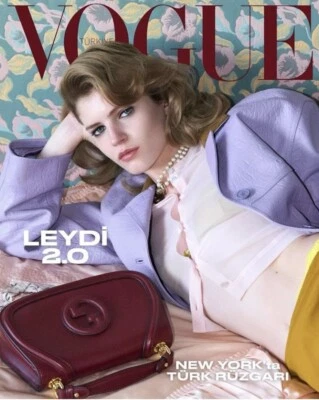 vogue Turkey November 2024 Camille Chifflot - Irina Shayk - Aslı Sumen - Inji Foto 1 de 4