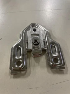Blum 175H6000 Clip de Bisagra Marco Cara Superior Placa de Montaje de Leva Ajustable - Imagen 1 de 2