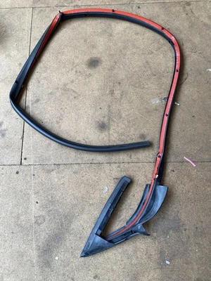 2307200354 Mercedes Benz R230 OS Bonded Door Seal - Image 1 of 4
