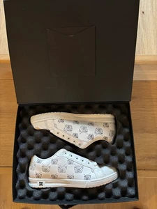 Seltene signierte Travis Barker Trainer Remix LE x DC Schuhe - UK 11 Ltd /300 im Etui - Bild 1 von 15