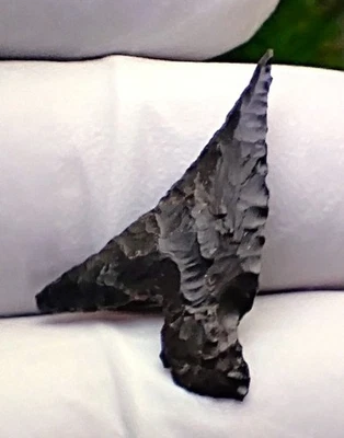 Exquisita barra fuente con una punta de aguja VERDADERA encontrada en el mineral del río Columbia. Foto 1 de 4