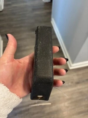 Protector de parachoques delantero derecho Cadillac Cimarron 1985-1988 PN#1627903 Foto 1 de 4