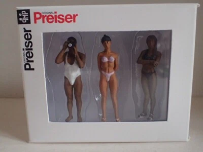 Preiser Fotograf Badende Camping Schwimmen Frau 63064 Spur 1 OVP 1:32 3 Personen - Bild 1 von 3