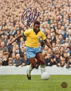 Foto Edson Arantes do Nascimento 'Pele' Brasile firmata autografata 11x8,5 con certificato di autenticità - Foto 1 di 6