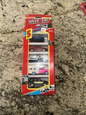 MAJORETTE 5 PACK WEEK-END 1:64 SCALE New - Image 1 of 4