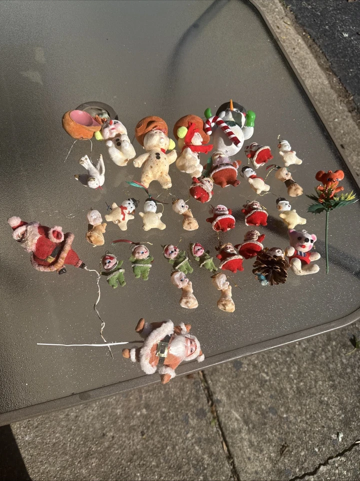 Lote De Colección De 31 Adornos De Navidad Flocado Figura Muñeco De Nieve Elfo Papá Noel Ángel Muñeco De Nieve Foto 1 de 4