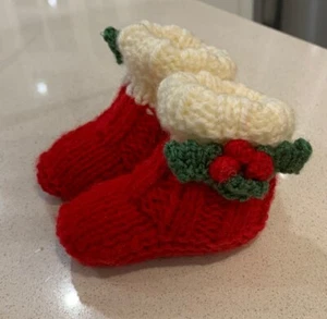 Knitting Pattern Christmas Baby Booties 0-6 months boots baby shoes easy xmas - Picture 1 of 3