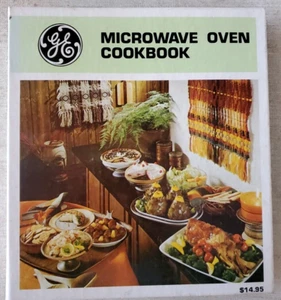 Vintage GE Microwave Oven Cookbook With Pictures Retro 1970’s Hard Cover Binder! - Bild 1 von 24