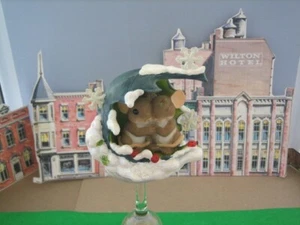 Charming Tails Mouse Figurine #4027656, " Weather the Storm Together" - Picture 1 of 6