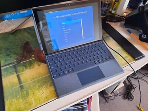 Microsoft Surface pro 4 inkl. Tastatur und Stift / Intel core i5, 4GB RAM 128 GB - Bild 1 von 4