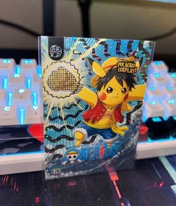Pikachu Cosplay Luffy One Piece Anime Holo Karte Rare Fan Art Pokemon Crossover - Bild 1 von 2