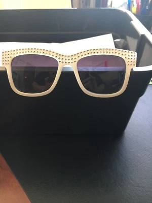 BETSEY JOHNSON WHITE SPARKLY ACCENTED FUN SUMMER SUNGLASSES NWT - Image 1 of 4