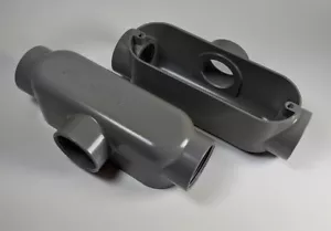 2X Eaton Crouse-Hinds T55 1-1/2" Conduit Body - Picture 1 of 2