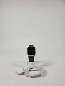 Apple Watch Series 9 45 mm débloqué aluminium argenté MRMA3LW/A - Photo 1 sur 4