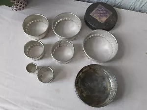 Juego completo de cortadores redondos de pastelería vintage Tala de los años 50 en arruga de estaño original - Imagen 1 de 12