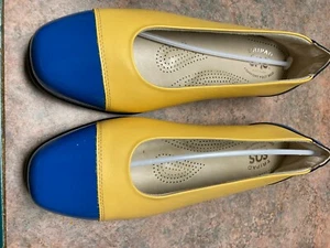 Sas Coco gelb/blau 9 M neu im Karton 224 $ eleganter DAMENSCHUH neu im Karton - Bild 1 von 4