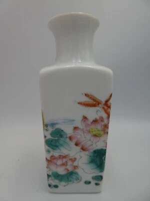 VINTAGE CHINESE HAND PAINTED FORAL POTTERY CERAMIC VASE - image 1 of 4