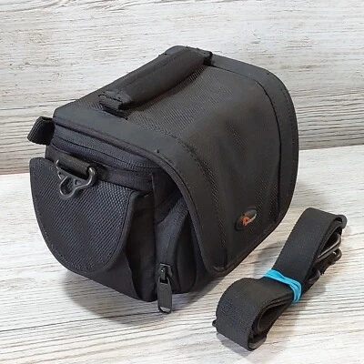 Lowepro Apex 110 AW Camera Shoulder Bag With Shoulder Strap Camcorder SLR - Image 1 of 4