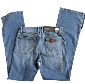 Pantalones de mezclilla para mujer Wrangler Retro Mae tiro medio corte bota lavado medio talla 9 regular NUEVO - Imagen 1 de 4