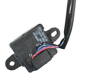04-06 Infiniti QX56 A/C Climate Control Temperature Sensor OEM 4ASH-19C734-BA - Picture 1 of 7