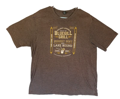 Camiseta de manga corta con gráfico gris hecha por District para hombre Bluegill Grill Whiskey XL Foto 1 de 4