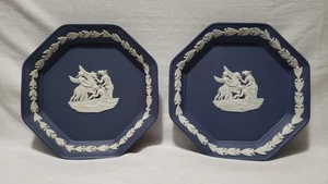 Piatti ottagonali Wedgwood diaspro blu - coppia (Cupido e psiche) - Inghilterra - 6" - Foto 1 di 19